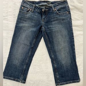 American Eagle denim capris. Size 8